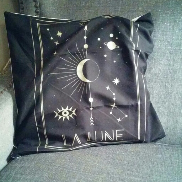 Urban Gypsy "La Lune" Pillow Cover - Picture 3 of 6